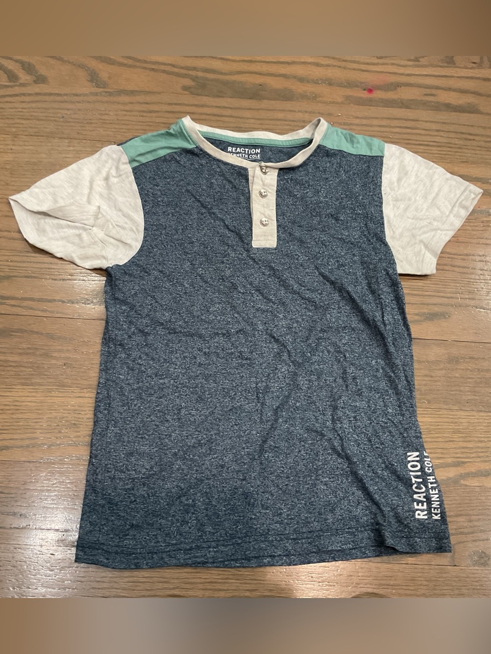 Kenneth Cole Reaction Boys 2-Pack Shirts Size 8Y